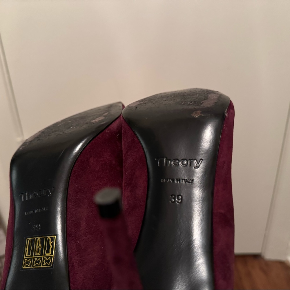 Theory Braxia Suede Pumps - Size 39 - Maroon - Picture 7 of 11